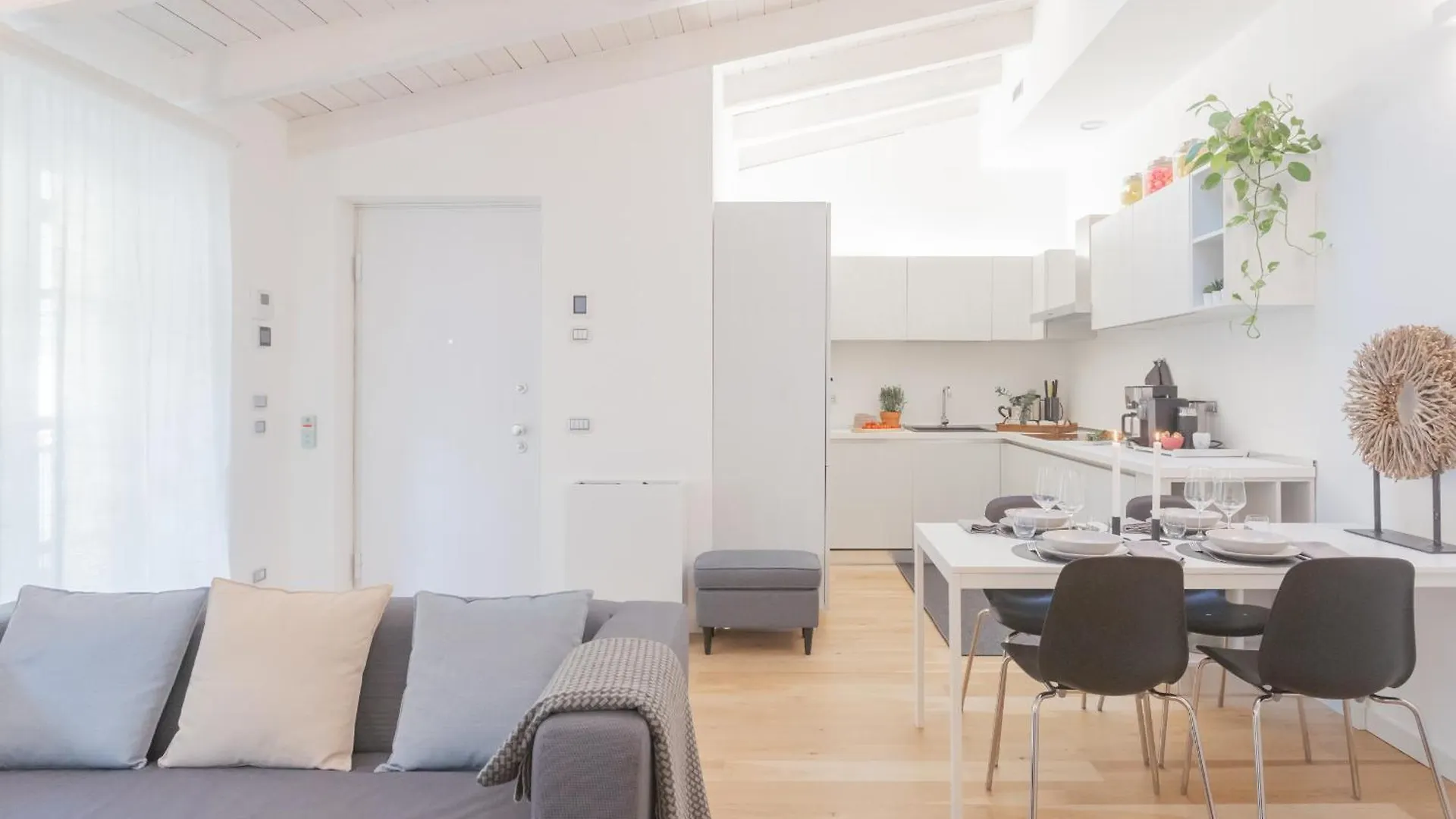 Palazzo Tatti By Rent All Como 0*,